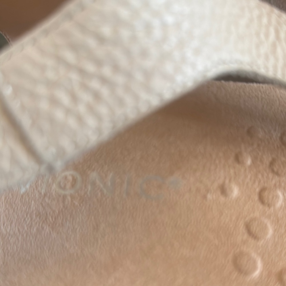 Vionic Cream Sandals With Adjustable Slingback An… - image 4